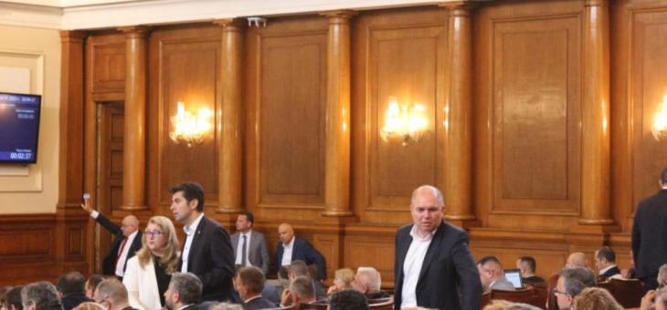 Депутатите решиха: 780 лв. обезщетение за втората година от майчинството