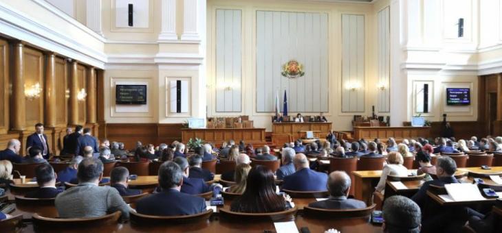 Парламентът ще разгледа на второ четене предложението за по-ниското ДДС