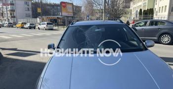 В Казанлък кола блъсна ученичка на пешеходна пътека