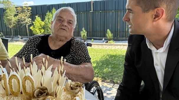 Рецепта за 100 години щастлив живот: Обич, труд и добри съседи
