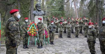 Стара Загора отбелязва 174 години от pождението на гениалния поет и революционер Хpиcто Ботев
