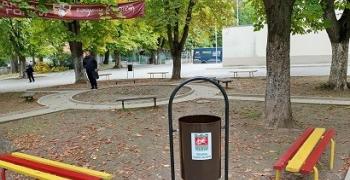 Звено „ОДАП" подменя пейки и съдове за смет за по-уютна градска среда