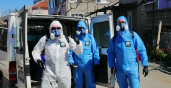 Доброволци помагат в дейностите по дезинфекция в Стара Загора