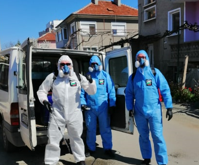 Доброволци помагат в дейностите по дезинфекция в Стара Загора  