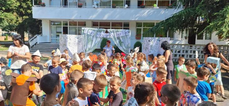 В Стара Загора деца представиха модно екоревю