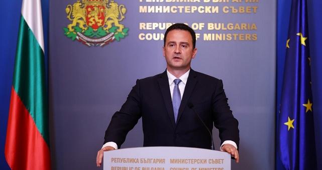 Министърът на енергетиката Жечо Станков: Битовите потребители остават за неограничен срок на регулиран пазар на тока