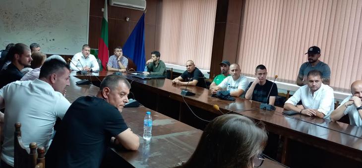 Кметът Живко Тодоров: Ангажирам се да помогнем отново на ДЮШ „Берое“