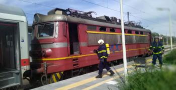 Пожар на локомотива спря влака София-Варна до Чирпан