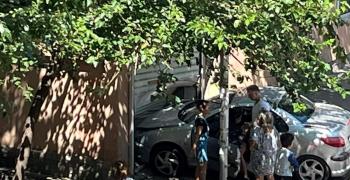 Кола се вряза в гараж в Стара Загора