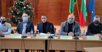 Кметът на Чирпан Ивайло Крачолов направи отчет на първата година от своя мандат