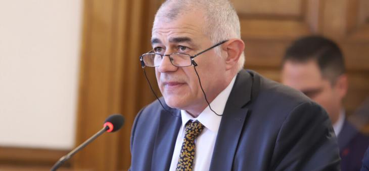 Министър Гьоков: Възможно е увеличение на заплатите на работещите в социалната сфера с 10%