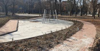 Напредва ремонтът на Станционната градина в Стара Загора