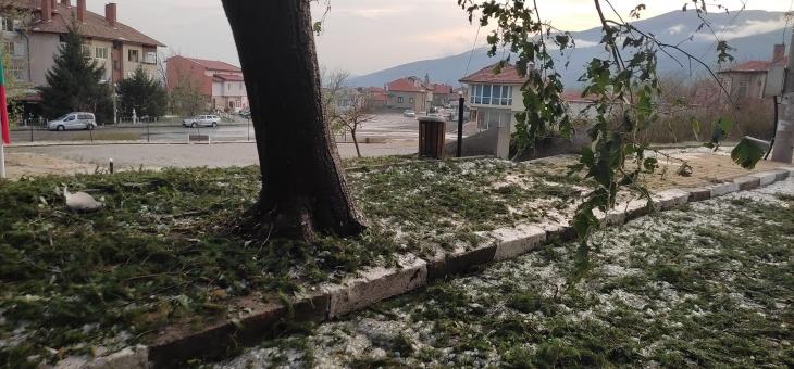 Предприети са спешни мерки за подкрепа на семействата, пострадали при бурята и проливните дъждове