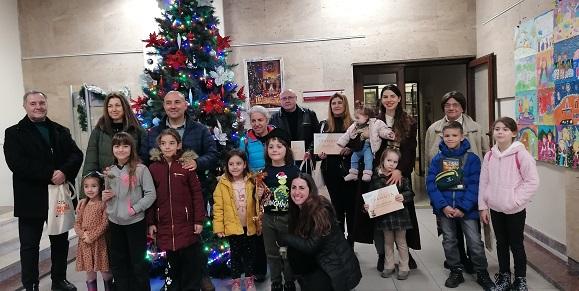 В Регионална библиотека „Захарий Княжески“ в Стара Загора връчиха грамоти и запалиха коледната елха