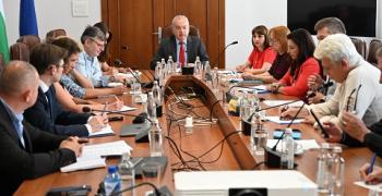 Правителството и социалните партньори договориха критериите за изчисляване на минималната работна заплата за 2027 г.