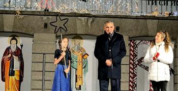 В Гурково: Грейнаха коледните светлини