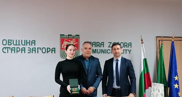 В Стара Загора наградиха шампионката по планинско ориентиране Яна Илиева 