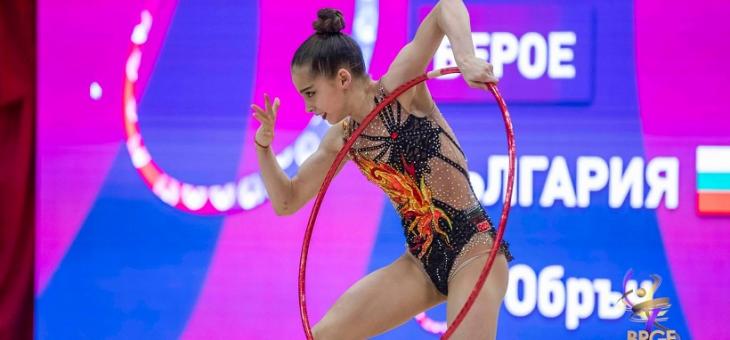 Старозагорската гимнастичка Яница Динева  е държавна шампионка на бухалки в категория „Елит"