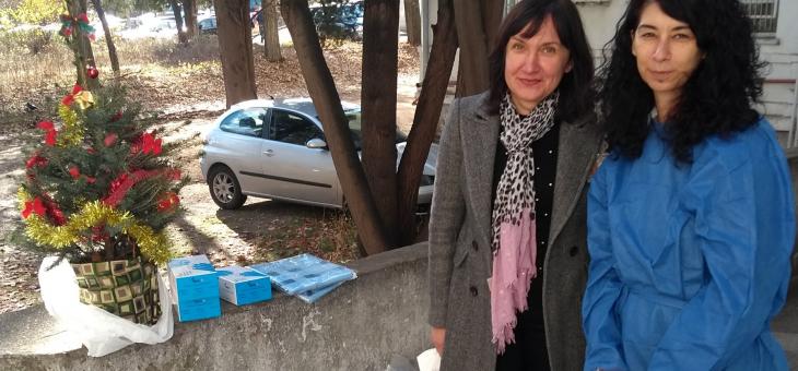 "Чудната елха" тази година отиде в ковид отделение в Стара Загора 