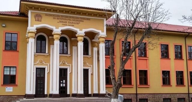 МОН разкрива над 550 места за прием в училищата с национално значение