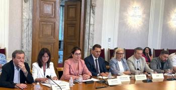 Ива Петрова: Учредяването на „Холдинг Марица Изток" е само първа стъпка към създаването на устойчива перспектива за държавните дружества от комплекс „Марица Изток“