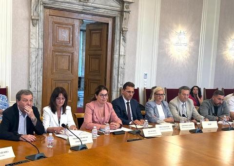 Ива Петрова: Учредяването на „Холдинг Марица Изток" е само първа стъпка към създаването на устойчива перспектива за държавните дружества от комплекс „Марица Изток“