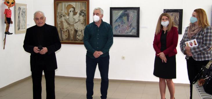 Представиха емблематични сценични кукли и живописни платна на Любомир Цакев в Стара Загора