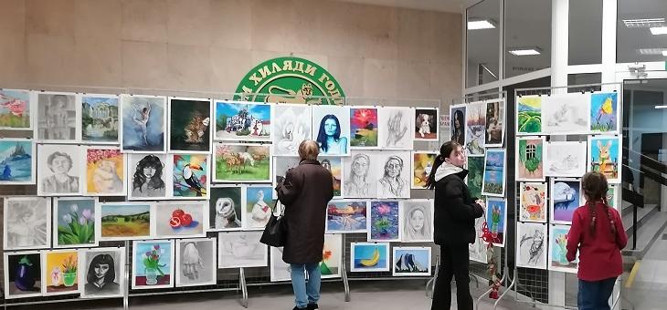 Пъстра изложба краси Регионална библиотека „Захарий Княжески“ в Стара Загора
