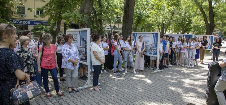 Изложба събра 50-годишната история на Профилирана природоматематическа гимназия „Гео Милев“ в Стара Загора