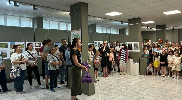 Годишната изложба на школите към ЦПЛР събра талант, вдъхновение и детско творчество