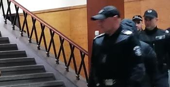 В Стара Загора: Директор на училище и служителка, обвинени в длъжностно присвояване и документна измама, остават под домашен арест