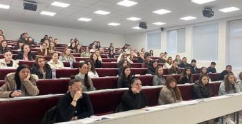 Силен интерес и активен старт на предварителните кандидатстудентски изпити