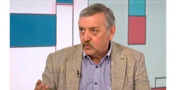Кантарджиев: При спокоен разговор вероятността да се заразим с COVID-19 е малка
