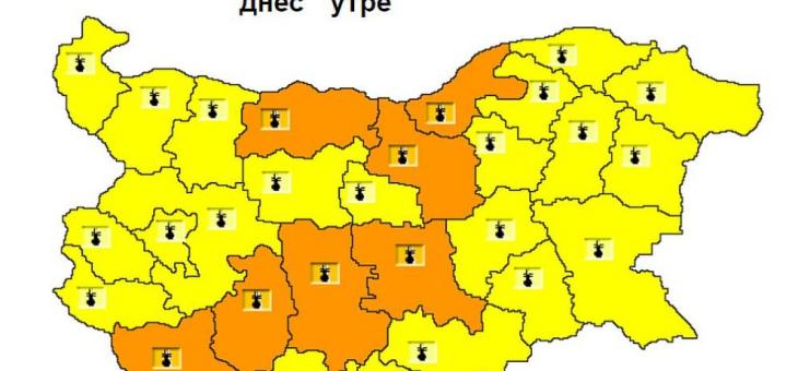 Оранжев код за опасни жеги в голяма част на страната