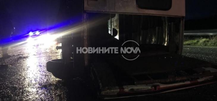 Жена и дете са в болница след катастрофа на пътя Казанлък - Стара Загора