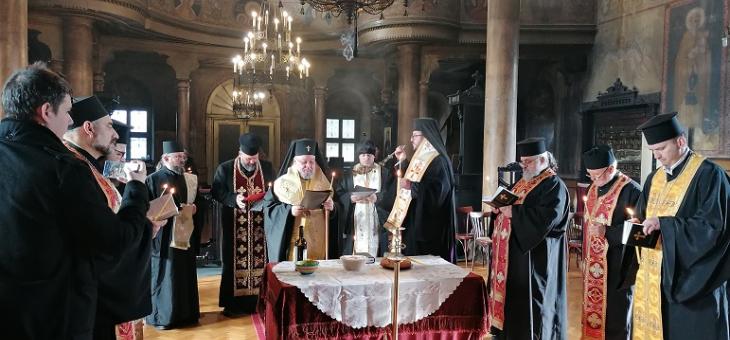 Старозагорският митрополит Киприан отслужи панихида в памет на загиналите при повторното Освобождение на Стара Загора