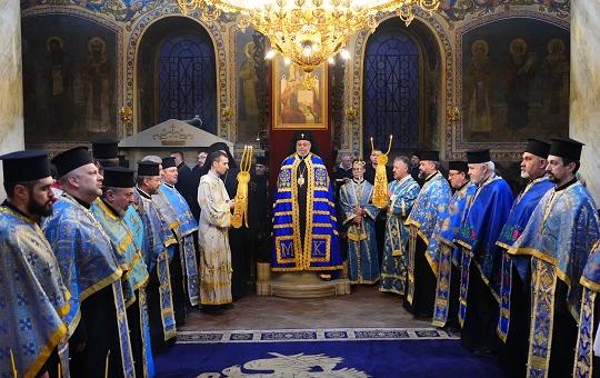 С празнично вечерно богослужение започна отбелязването на Въведение Богородично в Стара Загора