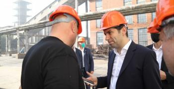 Премиерът Кирил Петков с изненадваща проверка в ТЕЦ "Брикел"