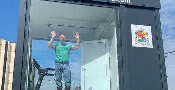 Социален експеримент "Стъклената клетка" започва в София