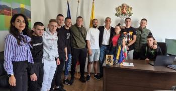 Дванадесетокласниците от Гурково одобряват общинските дела и са готови да участват в местното самоуправление
