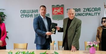 Отличието „Почетен знак на Община Стара Загора" получи театралният педагог Пеньо Калчев