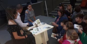 Полицай представи детски книжки пред старозагорски ученици