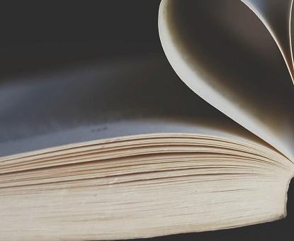 Откраднаха раница с инструменти и книги на 24-годишен мъж