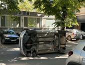 Лек автомобил се обърна в централна част на Стара Загора