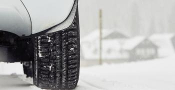 Евакуираха 10 души, закъсали в 3 автомобила край Сливен