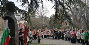 Малки родолюбци: Стара Загора не е забравила своя герой Кольо Ганчев