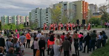 Общински фолклорен ансамбъл "Загоре" с концерт в парк "Артилерийски"