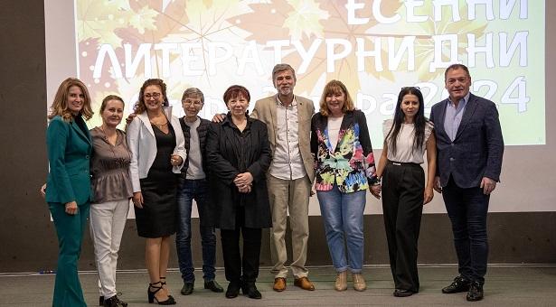 Есенните литературни дни започнаха с награждаването на победителите от XI Национален конкурс за поезия „Акад. Николай Лилиев"