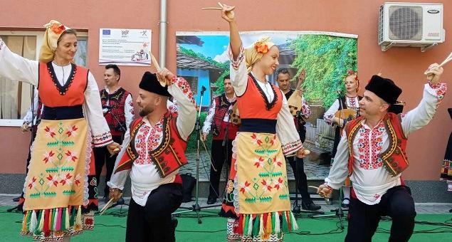 Ансамбъл "Загоре" гостува в старозагорска детска градина