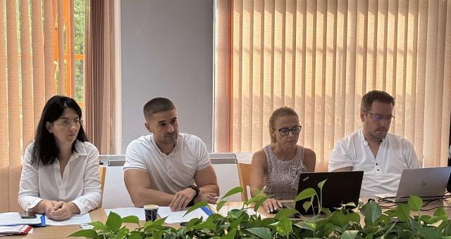 С единомислие завършиха консултациите между политическите сили за съставите на 3 секционни комисии в с. Хрищени      